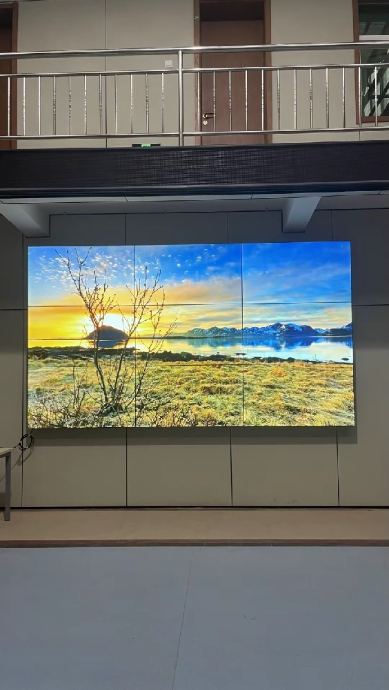 高清無縫、穩定耐用!LCD拼接屏的科技魅力!